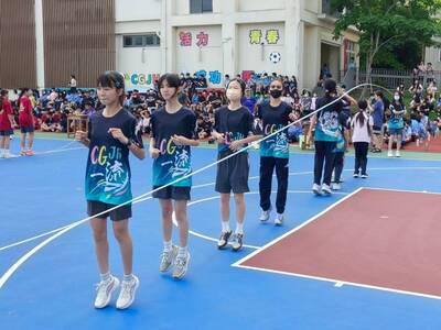 LINE_ALBUM_115.4.28-SH150七年級班際跳繩_260428_15圖片