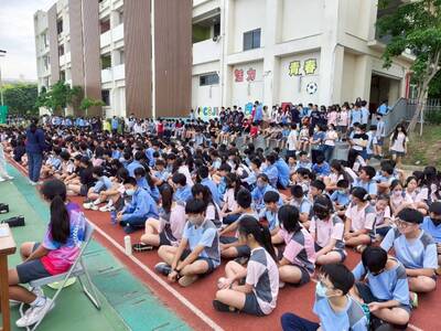 LINE_ALBUM_115.4.28-SH150七年級班際跳繩_260428_1圖片