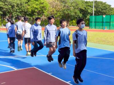 LINE_ALBUM_115.4.28-SH150七年級班際跳繩_260428_64圖片