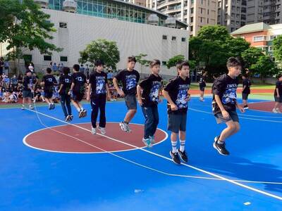 LINE_ALBUM_115.4.28-SH150七年級班際跳繩_260428_40圖片